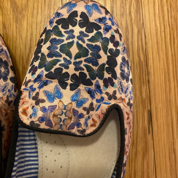 Charles Philip Shanghai flats, size 11 but fit a 10. - Picture 3 of 7